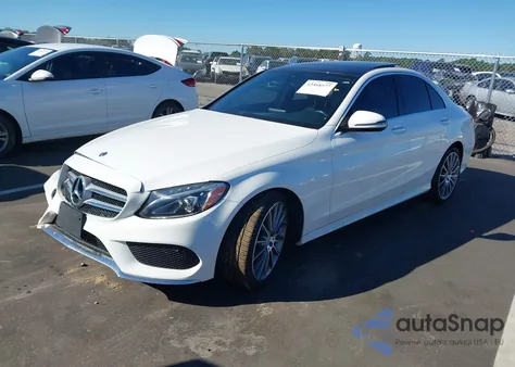 2018 Mercedes-Benz C 300 из США, поврежденный, VIN 55SWF4JB2JU270087